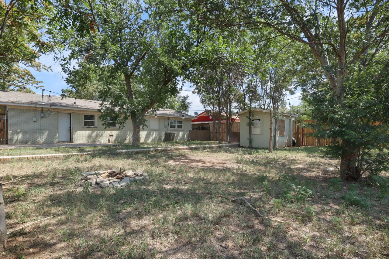 Photo 19 — 2203 37th Street, Lubbock, TX 79412