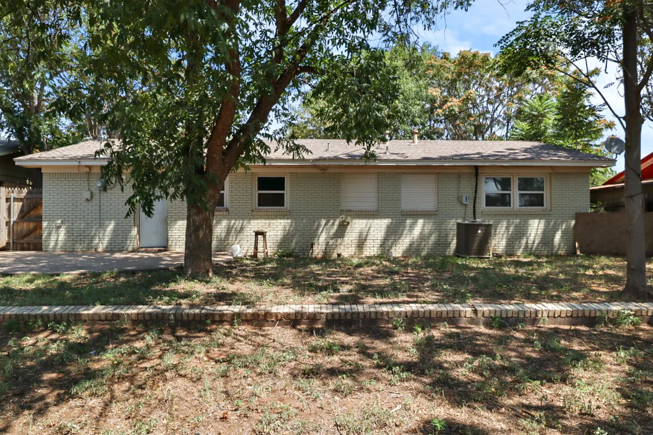 Photo 20 — 2203 37th Street, Lubbock, TX 79412
