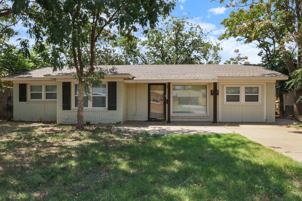 Photo 21 — 2203 37th Street, Lubbock, TX 79412