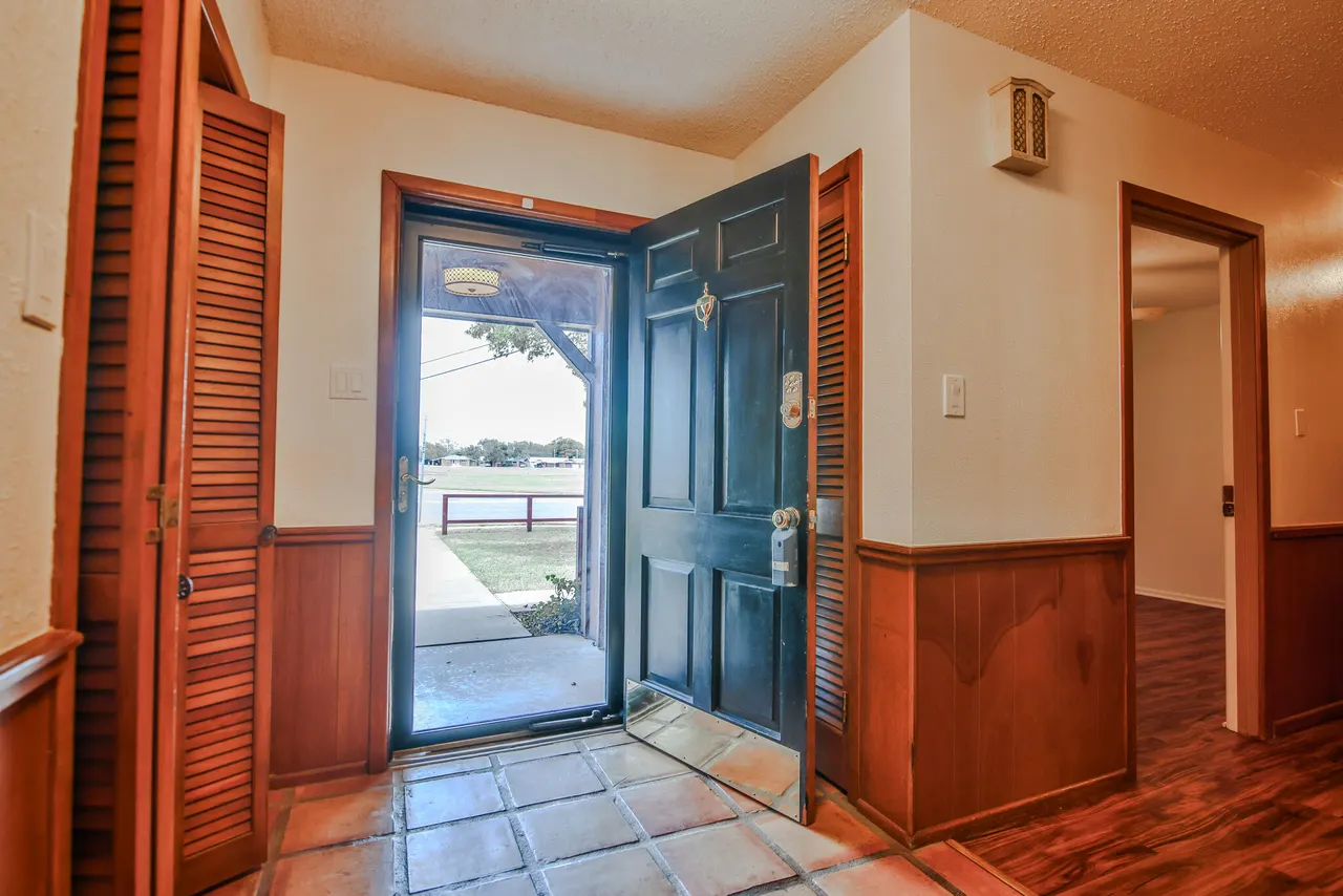 Photo 6 — 4601 31st Street, Lubbock, TX 79410