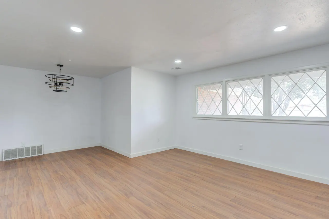 Photo 5 — 2123 53rd Street, Lubbock, TX 79412