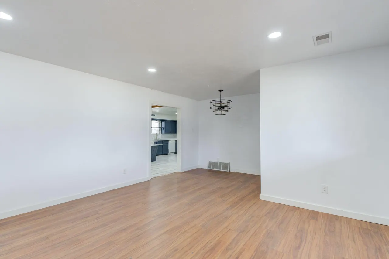 Photo 6 — 2123 53rd Street, Lubbock, TX 79412