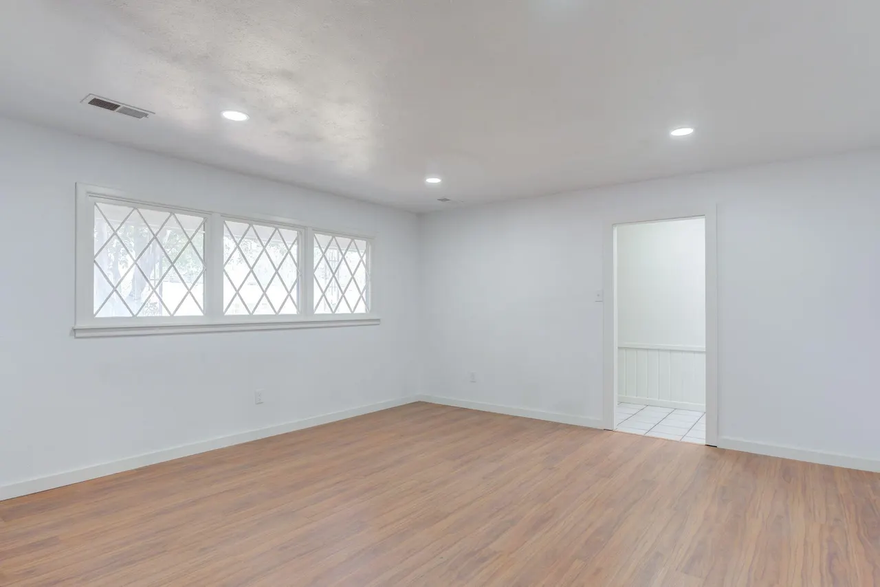Photo 7 — 2123 53rd Street, Lubbock, TX 79412