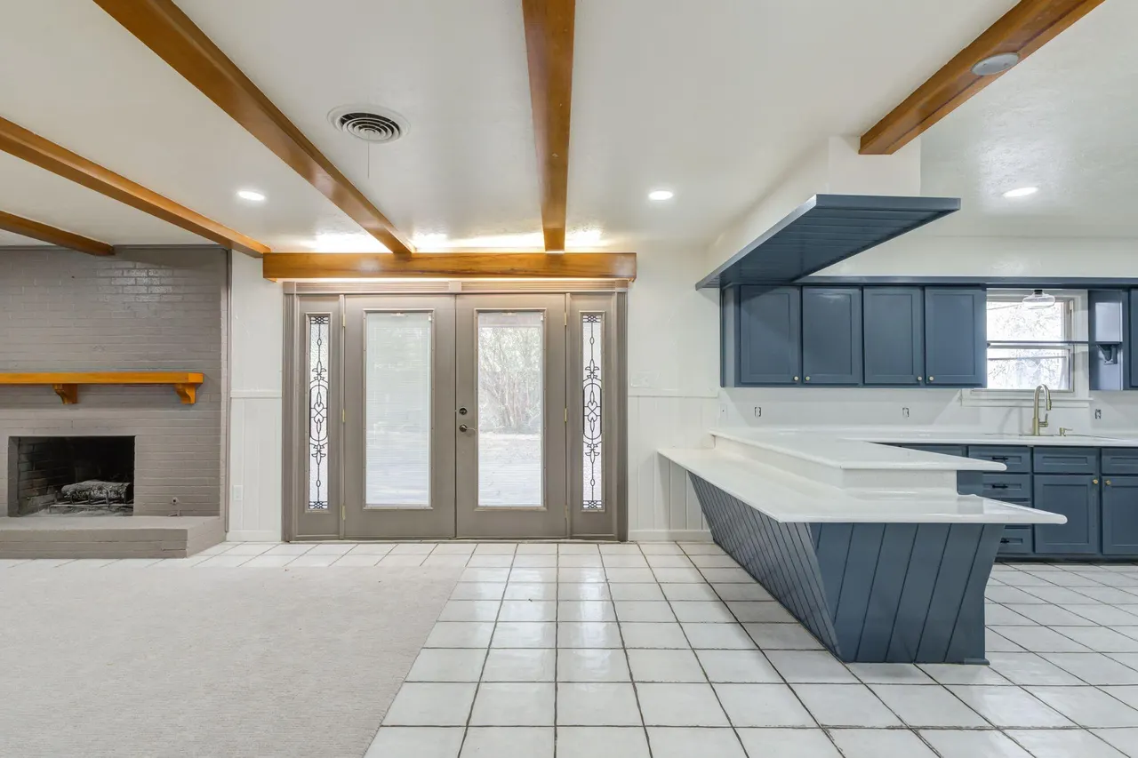 Photo 8 — 2123 53rd Street, Lubbock, TX 79412