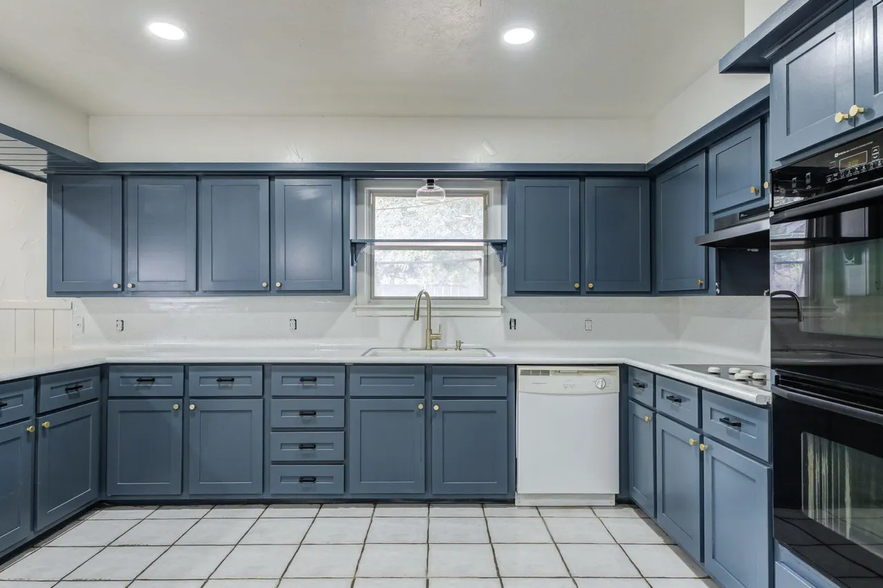 Photo 11 — 2123 53rd Street, Lubbock, TX 79412