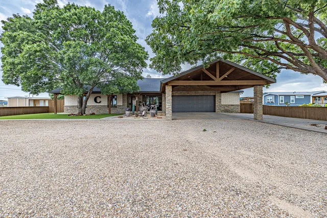 Front exterior — 1005 N Ave S, Post, TX 79356