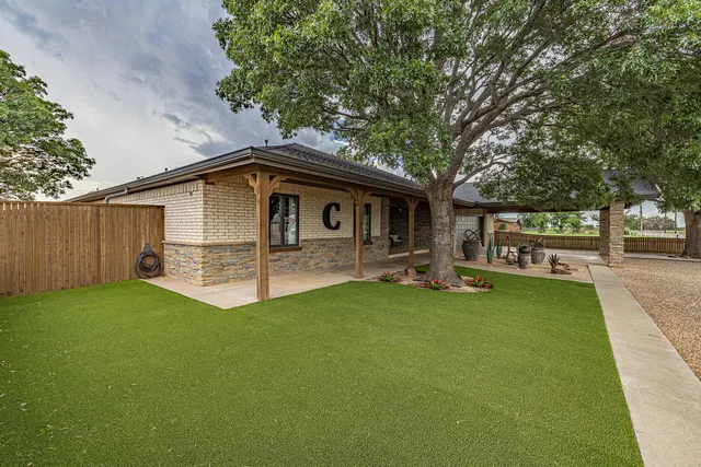 Photo 5 — 1005 N Ave S, Post, TX 79356