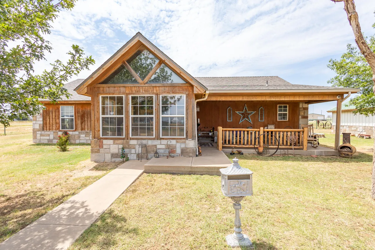 Front exterior — 3401 E Regis Street, Lubbock, TX 79403