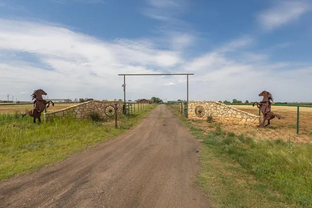 Photo 2 — 3401 E Regis Street, Lubbock, TX 79403