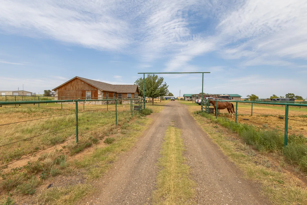 Photo 3 — 3401 E Regis Street, Lubbock, TX 79403