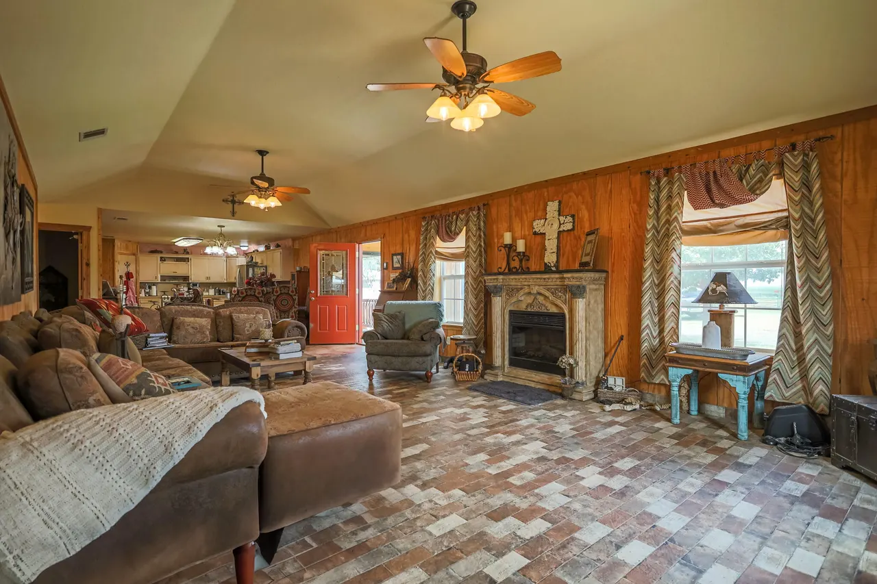 Photo 13 — 3401 E Regis Street, Lubbock, TX 79403