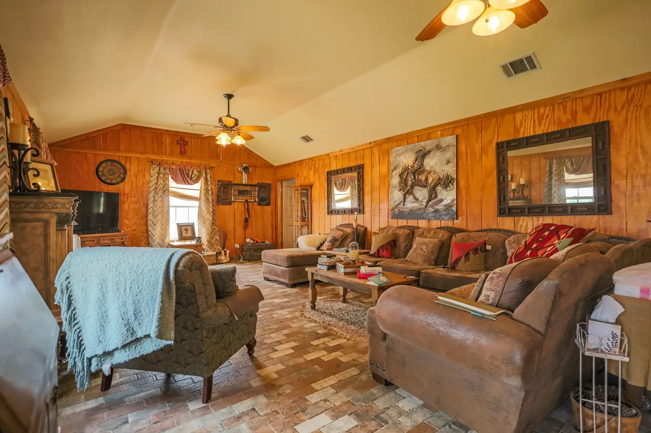 Photo 10 — 3401 E Regis Street, Lubbock, TX 79403