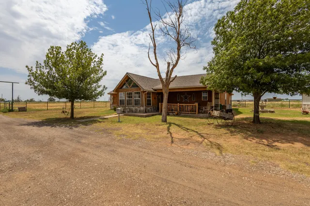 Photo 5 — 3401 E Regis Street, Lubbock, TX 79403