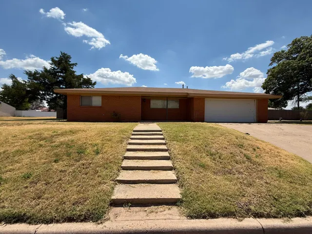 Front exterior — 1705 Ave H, Petersburg, TX 79250