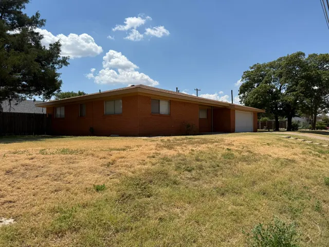 Photo 3 — 1705 Ave H, Petersburg, TX 79250