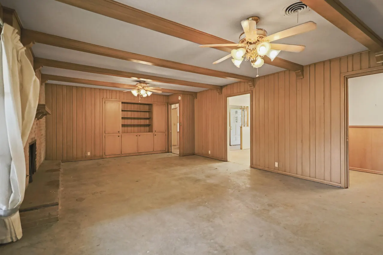 Photo 5 — 2110 56th Street, Lubbock, TX 79412