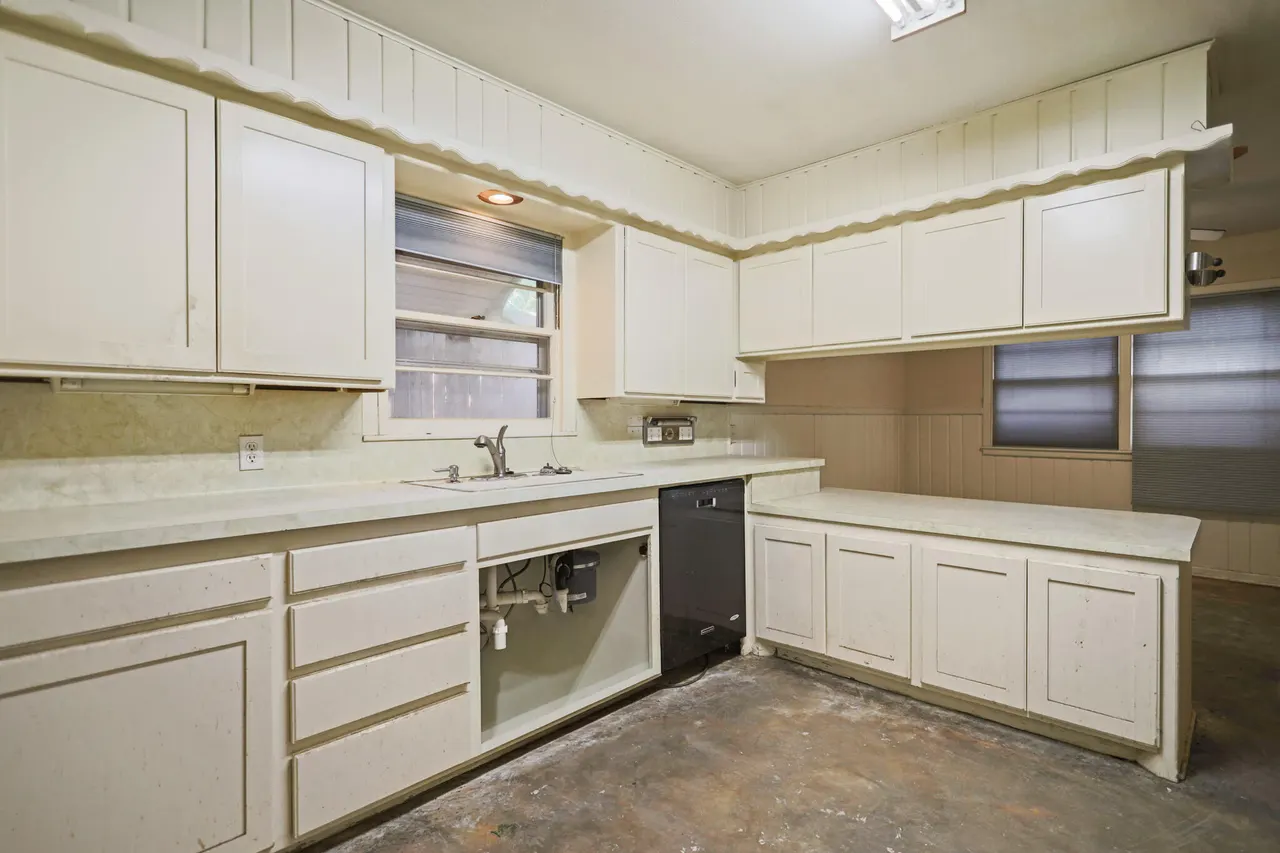 Photo 15 — 2110 56th Street, Lubbock, TX 79412