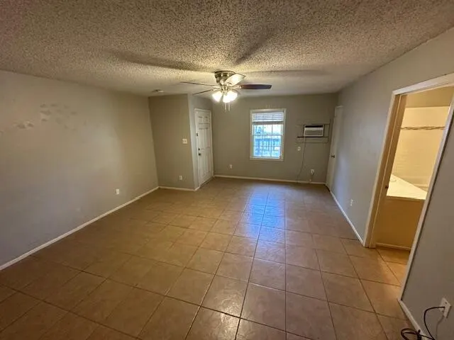 Photo 12 — 2618 27th Street, Lubbock, TX 79410