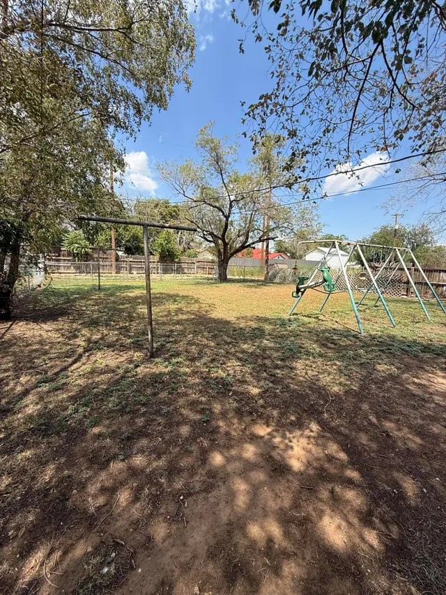 Photo 8 — 1314 26th Street, Lubbock, TX 79411