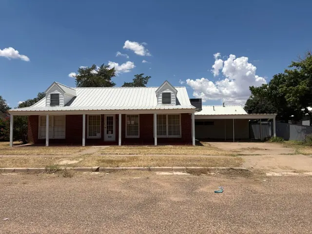 Front exterior — 1405 Ave I, Seagraves, TX 79359