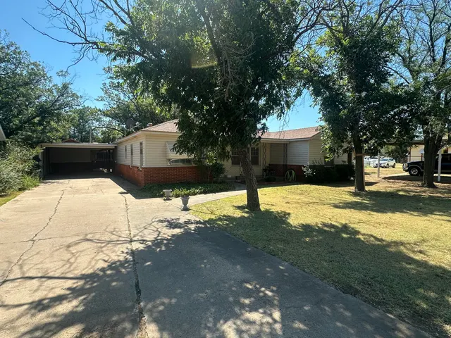 Photo 2 — 212 S Farmer, Crosbyton, TX 79322