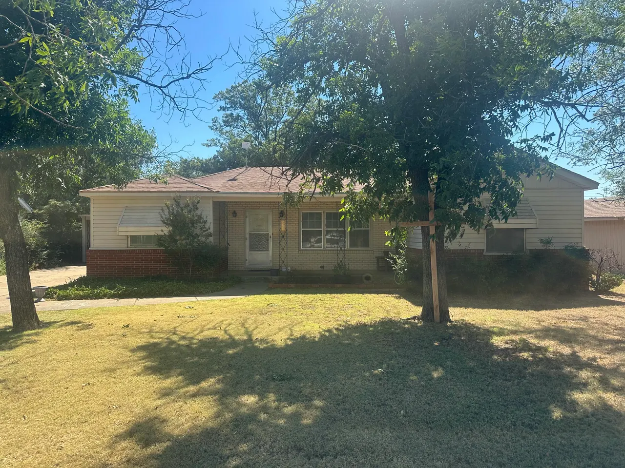 Front exterior — 212 S Farmer, Crosbyton, TX 79322