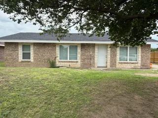 Sold home at 905 W 9th Street