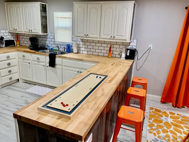 Photo 5 — 2406 Avenue U, Lubbock, TX 79411
