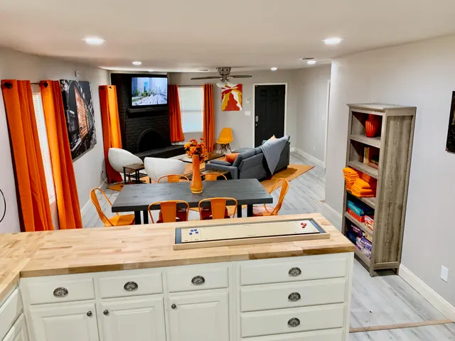 Photo 8 — 2406 Avenue U, Lubbock, TX 79411