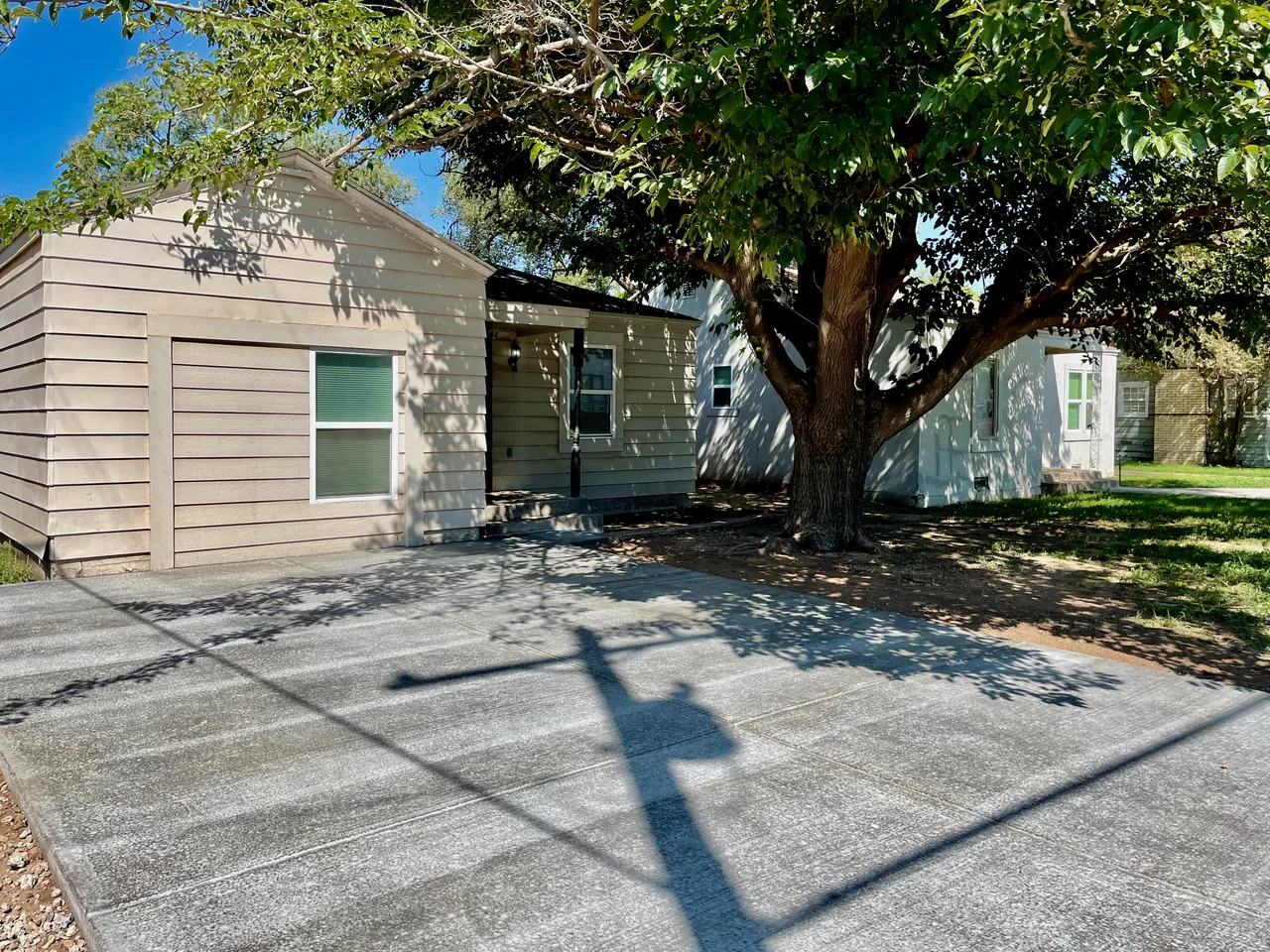 Photo 14 — 2406 Avenue U, Lubbock, TX 79411
