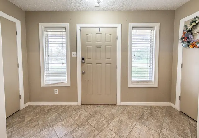 Photo 5 — 2605 N Cypress Road, Lubbock, TX 79403