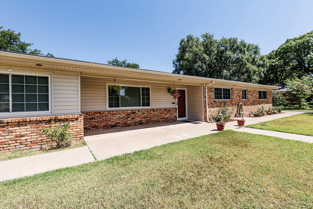 Photo 3 — 3816 53rd Street, Lubbock, TX 79413