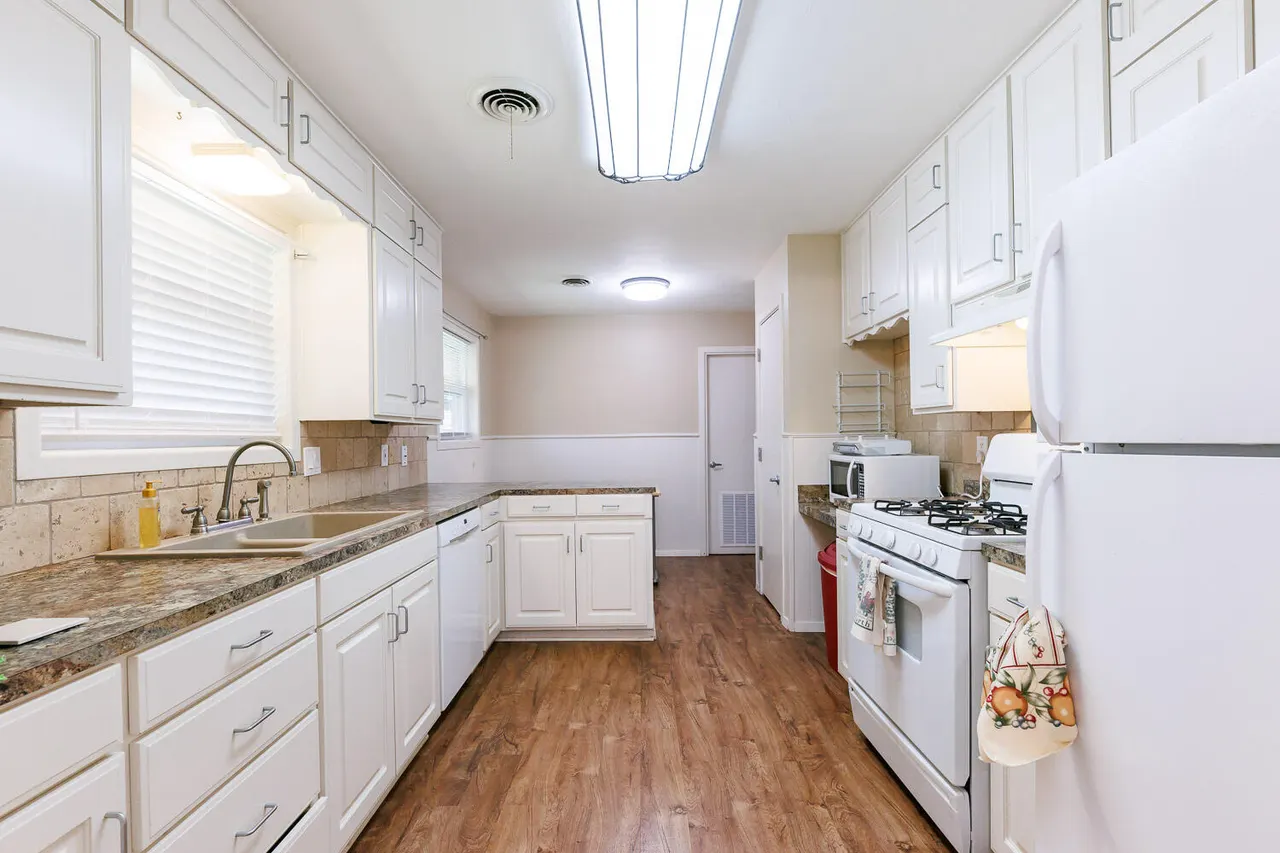 Photo 12 — 3816 53rd Street, Lubbock, TX 79413
