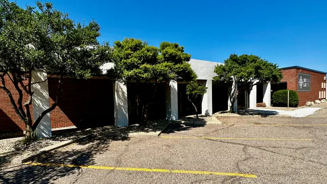 Photo 4 — 3610 34th Street, Lubbock, TX 79410