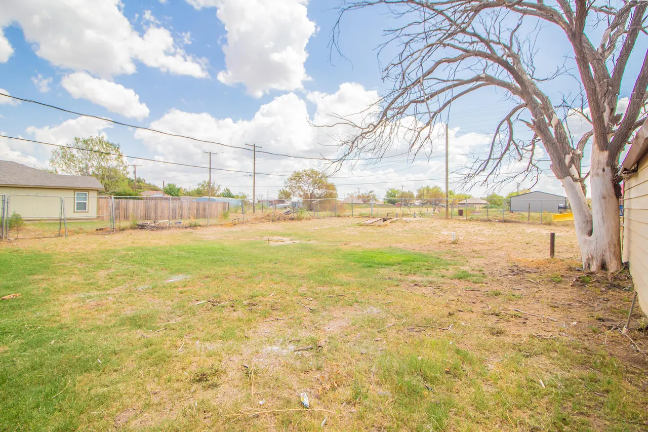Photo 23 — 117 77th Street, Lubbock, TX 79404