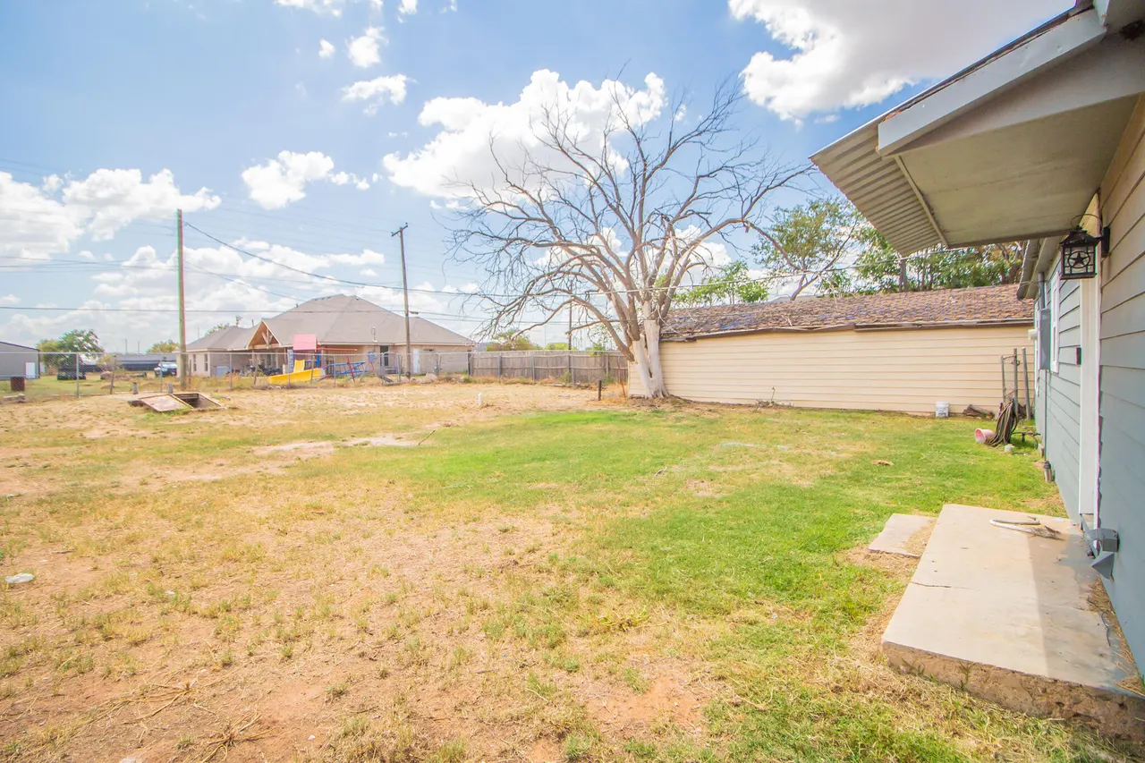 Photo 22 — 117 77th Street, Lubbock, TX 79404