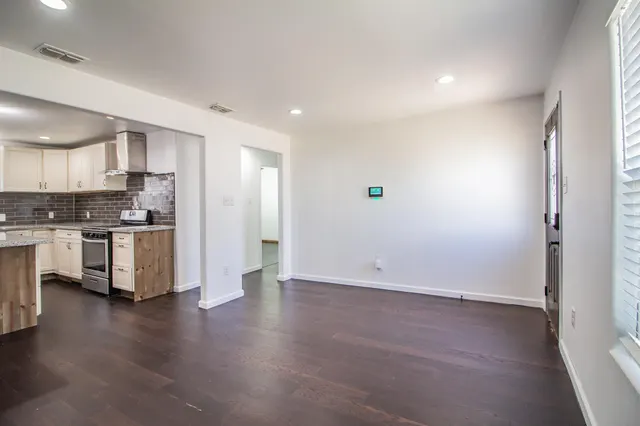 Photo 4 — 117 77th Street, Lubbock, TX 79404