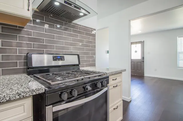 Photo 8 — 117 77th Street, Lubbock, TX 79404