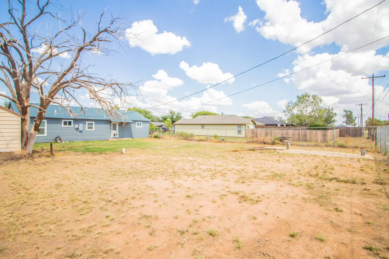 Photo 21 — 117 77th Street, Lubbock, TX 79404