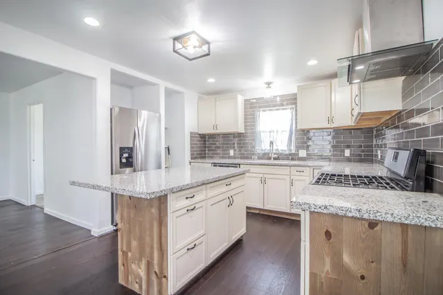 Photo 6 — 117 77th Street, Lubbock, TX 79404