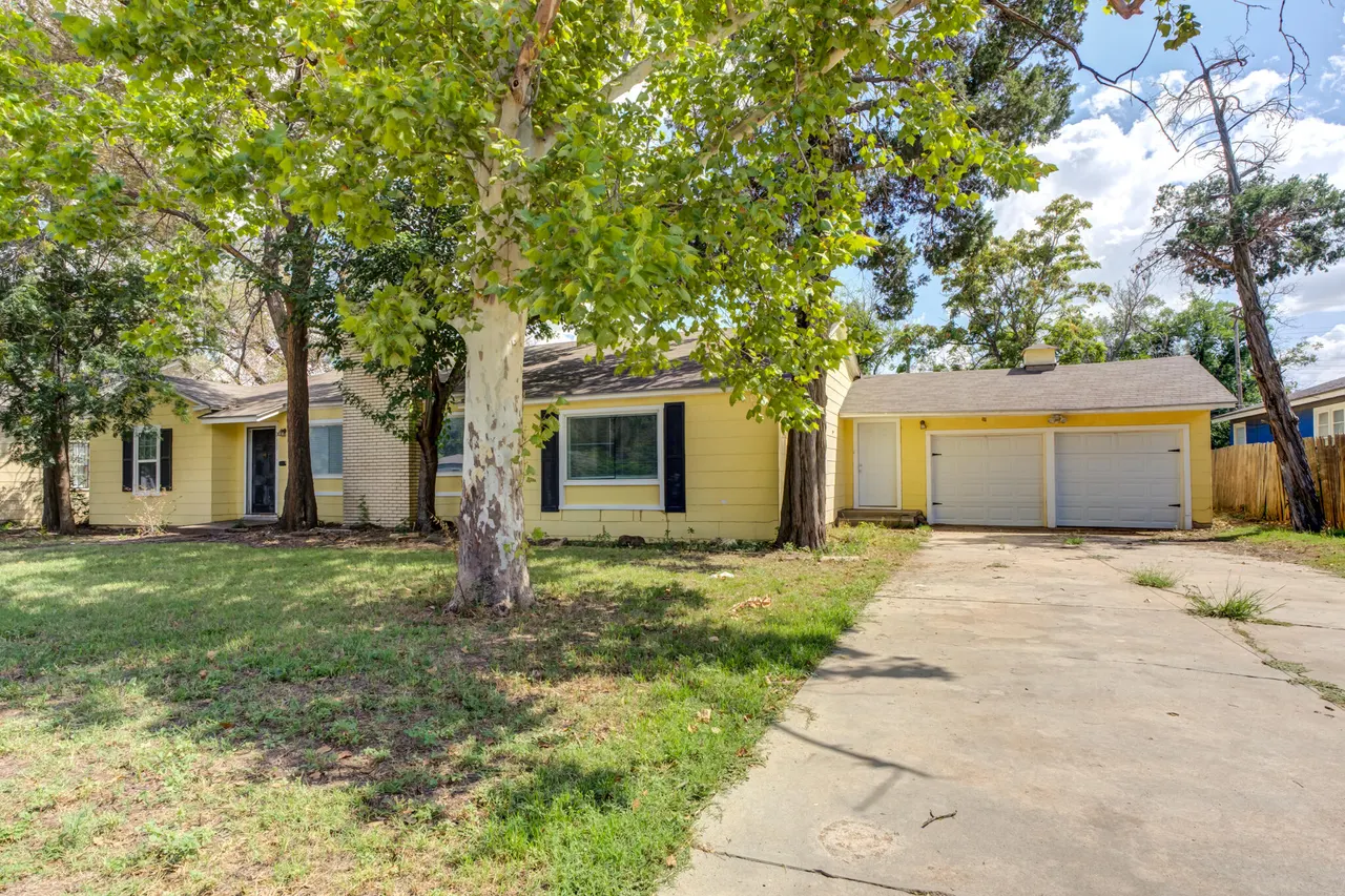 Photo 2 — 2111 29th Street, Lubbock, TX 79411
