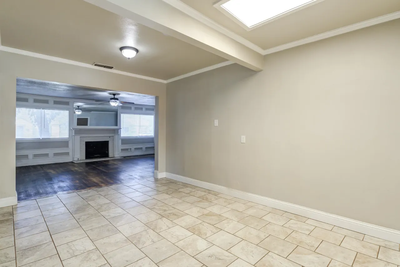 Photo 11 — 2111 29th Street, Lubbock, TX 79411