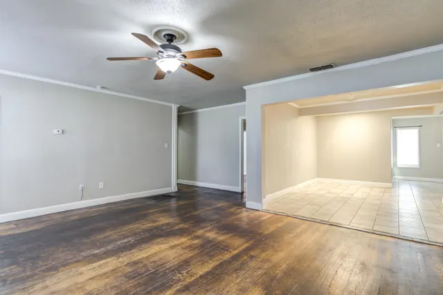 Photo 7 — 2111 29th Street, Lubbock, TX 79411