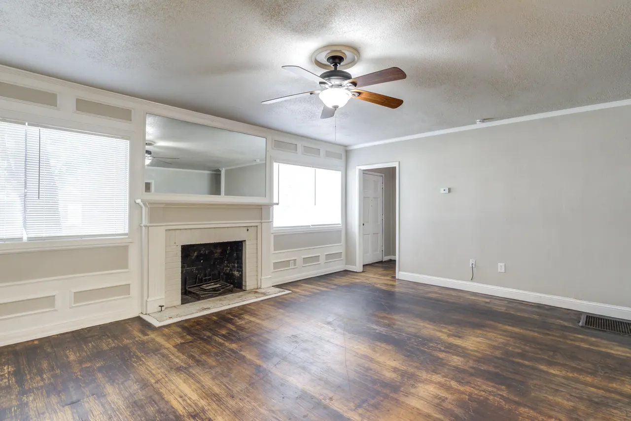 Photo 4 — 2111 29th Street, Lubbock, TX 79411