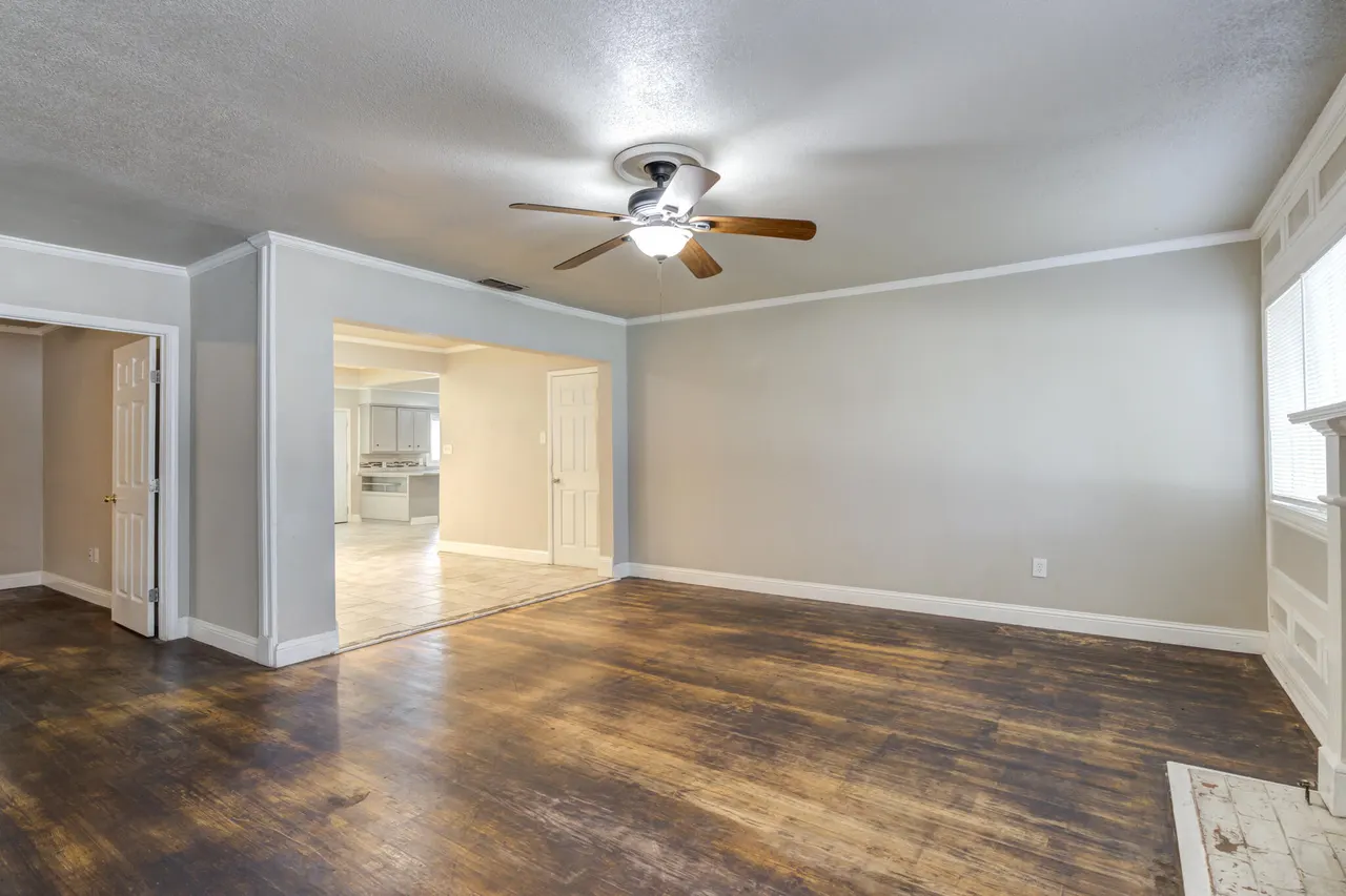 Photo 9 — 2111 29th Street, Lubbock, TX 79411