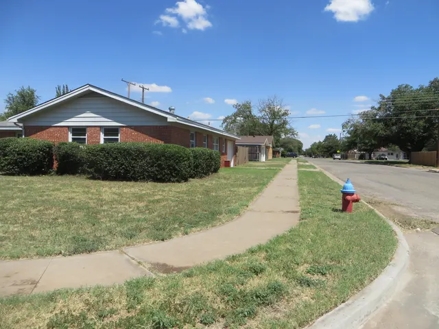 Photo 2 — 2802 63rd Street, Lubbock, TX 79413