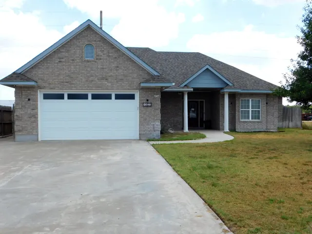 Front exterior — 1107 W Ave J, Muleshoe, TX 79347