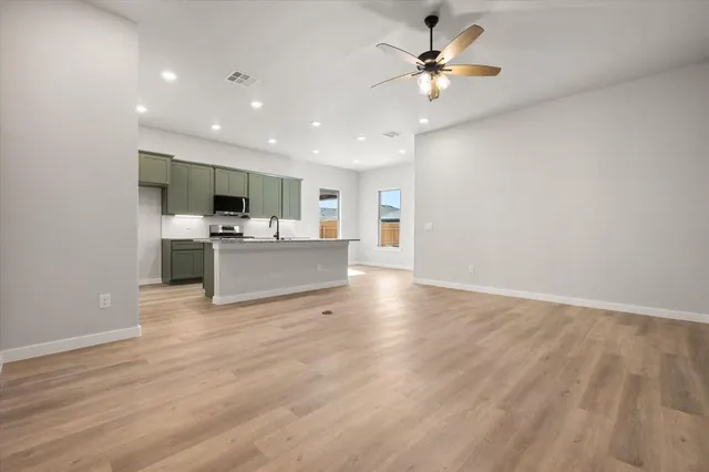 Photo 3 — 301 E 24th Street, Wolfforth, TX 79382
