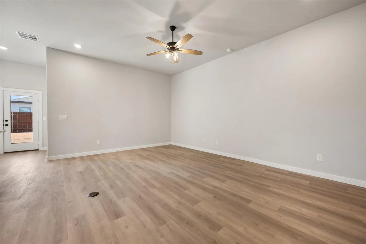 Photo 4 — 301 E 24th Street, Wolfforth, TX 79382