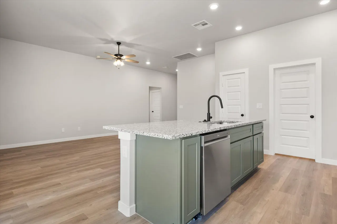 Photo 11 — 301 E 24th Street, Wolfforth, TX 79382